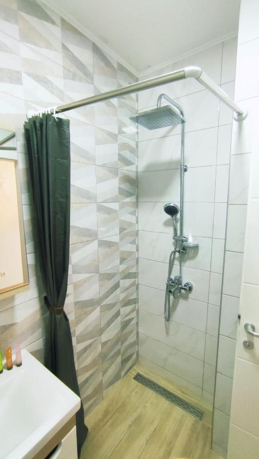 Apartman Lena Apartment Tuzla Ngoại thất bức ảnh