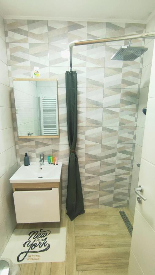 Apartman Lena Apartment Tuzla Ngoại thất bức ảnh